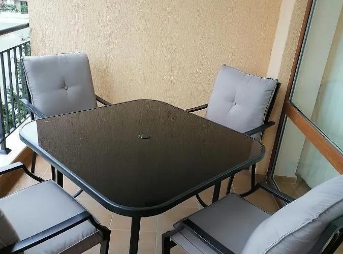 Bright With Parking & Pool Appartement Sveti Vlas