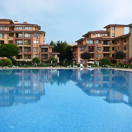 Apartment Bright With Parking & Pool Sveti Vlas