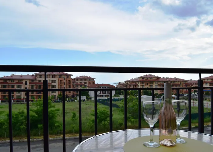 Bright With Parking & Pool Apartamento *